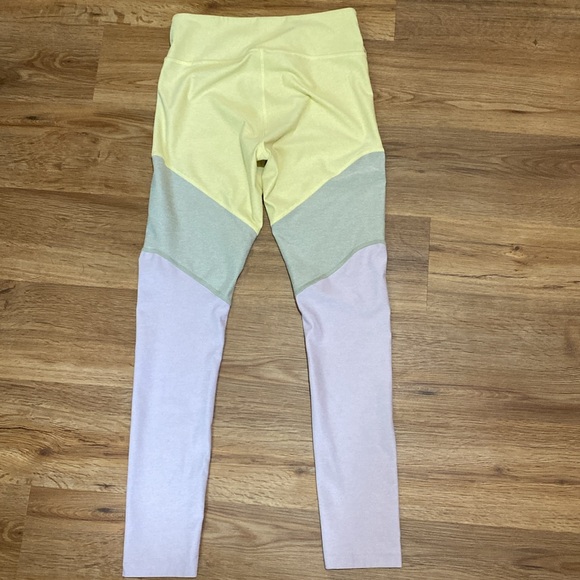 2 PAIR!!!!!!!!!! Outdoor Voices Colorblock leggings Size Small - Picture 6 of 7
